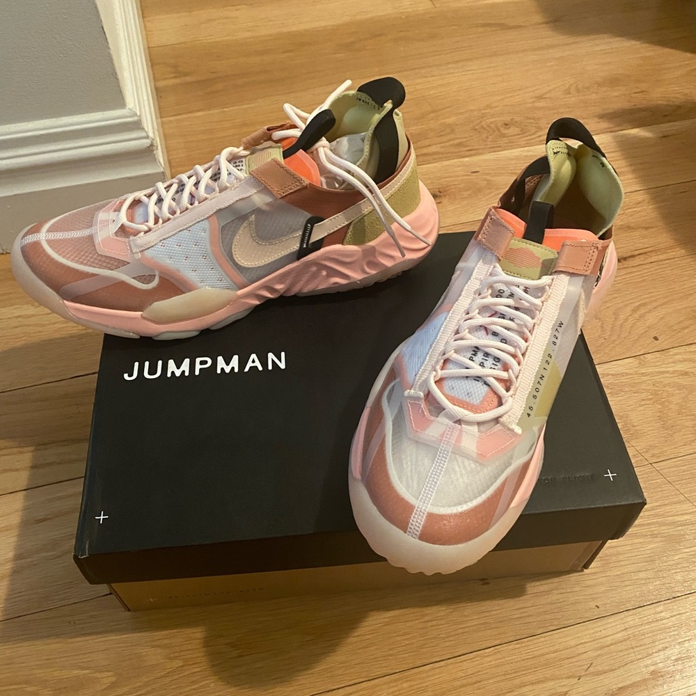 Jordan Delta Breathe Sneakers in white/guava
